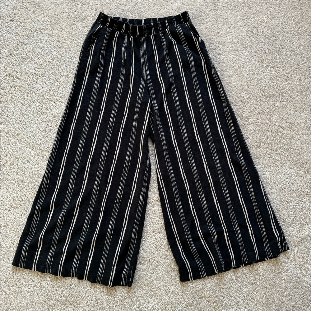 KLD Flowy Capri Pants